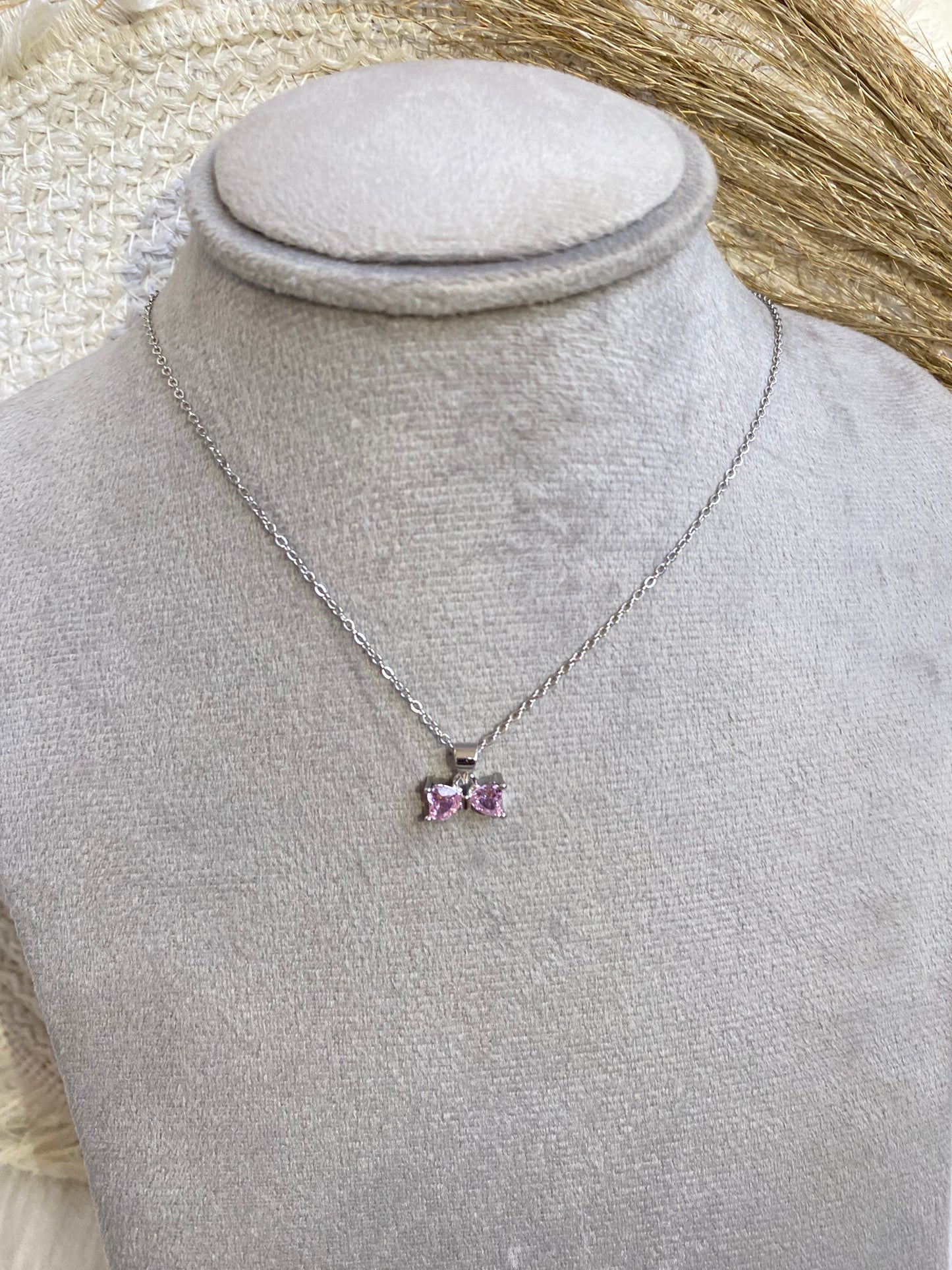 Silver Bow Necklade