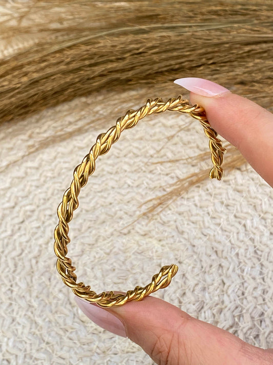 Twisted Bracelet