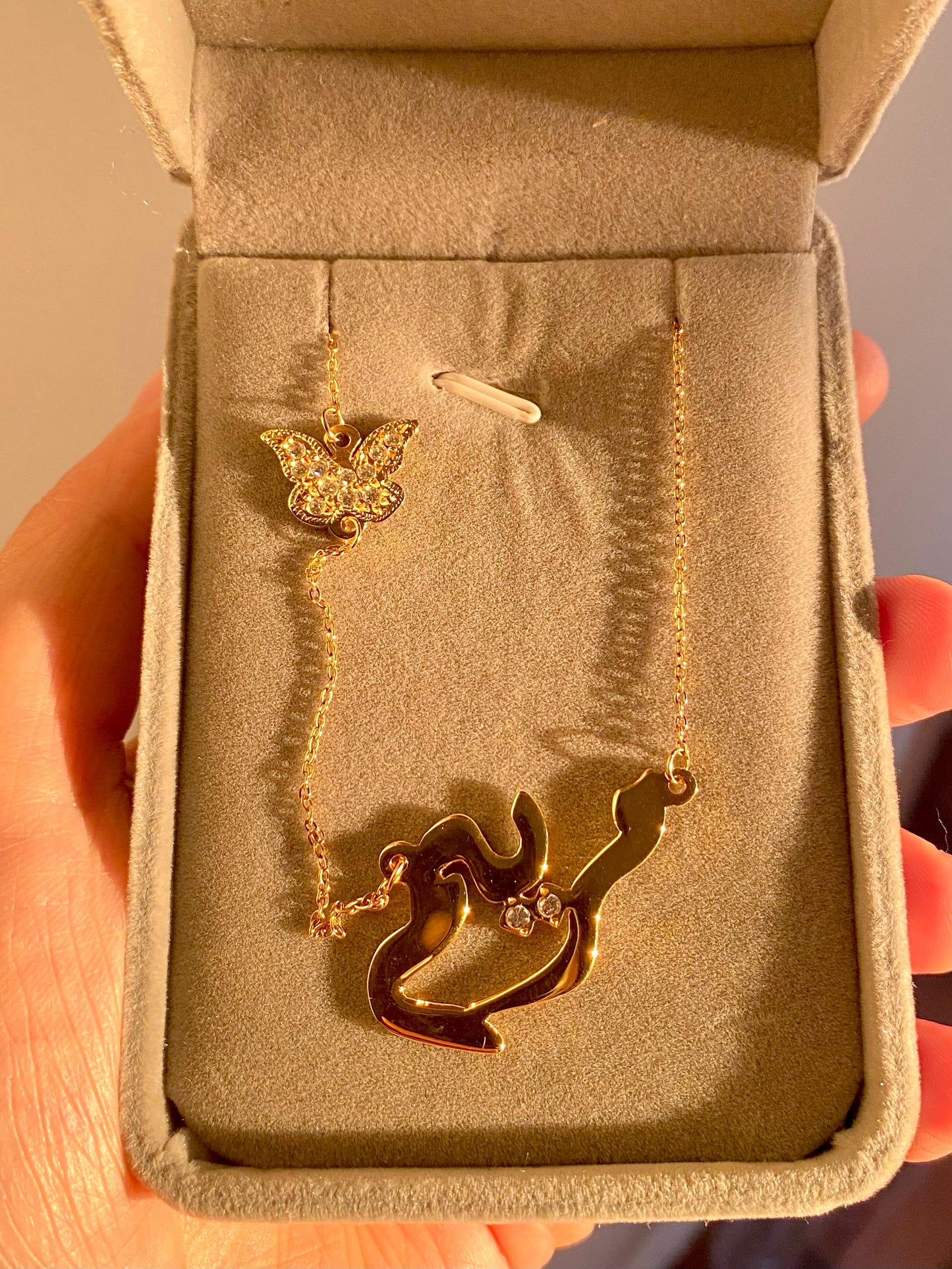 Diamond Customized Name Necklace with Butterfly